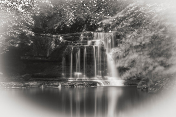 Pinhole lens