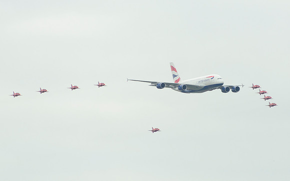 Red Arrows - BAe Hawk T1/T1A + Airbus A380-841