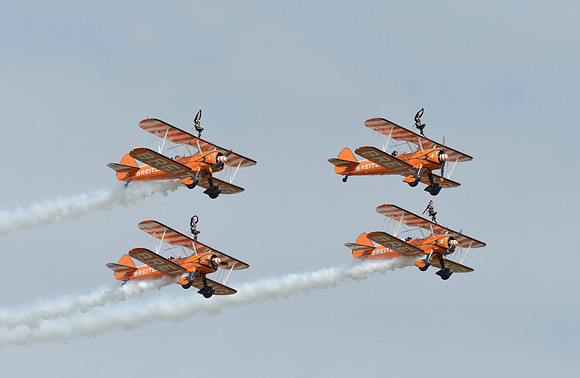 Breitling Wingwalkers - Boeing Stearman A75